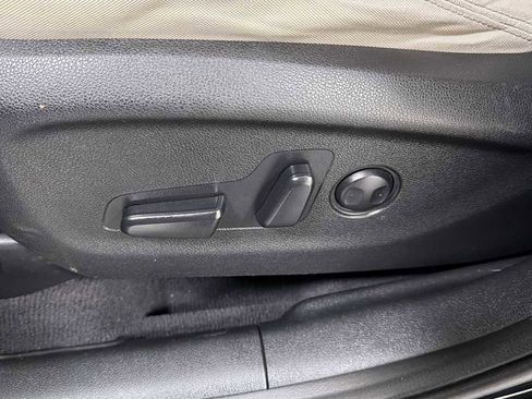 Used 2017 Kia Sorento AWD w/ LX Convenience Package image 14