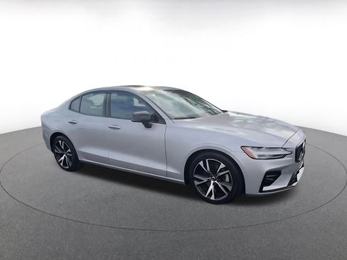 Used 2024 Volvo S60 B5 Core image 2
