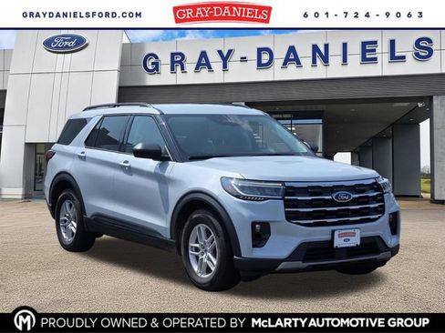 Used 2026 Ford Explorer Active w/ Active Comfort Package RWD image 1