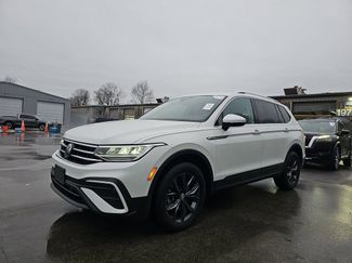 Used 2023 Volkswagen Tiguan SE video 1
