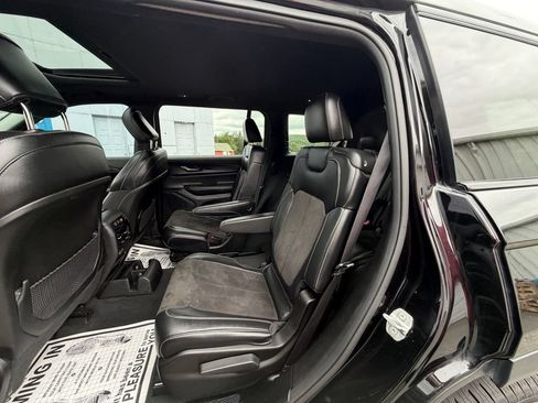 Used 2023 Jeep Grand Cherokee L Laredo AWD/4WD image 10