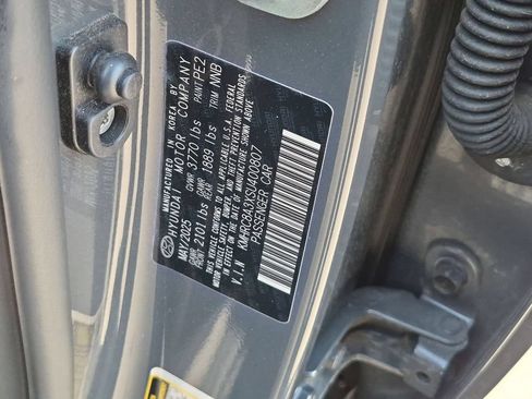 Used 2025 Hyundai Venue SEL FWD image 36