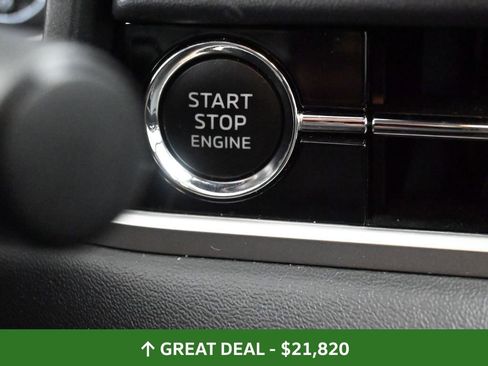 Used 2024 Mitsubishi Outlander SE image 37