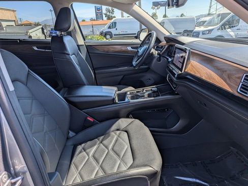 Used 2024 Volkswagen Atlas SE image 31