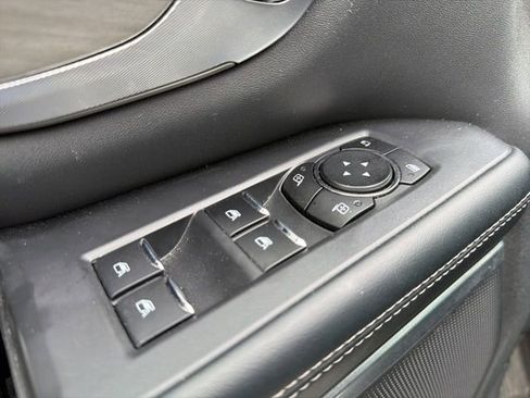 Used 2025 Ford Expedition Platinum AWD/4WD image 12