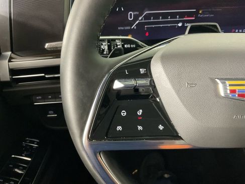 Used 2025 Cadillac Escalade Luxury image 24