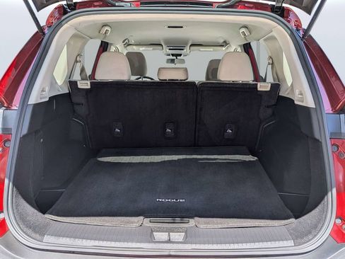 Used 2023 Nissan Rogue SV image 12