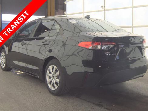 Used 2020 Toyota Corolla LE FWD image 3