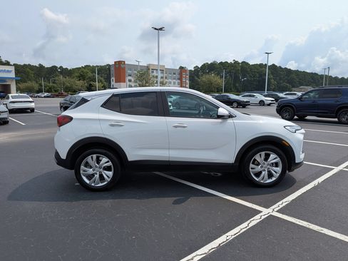 Used 2025 Buick Encore GX Preferred FWD image 2