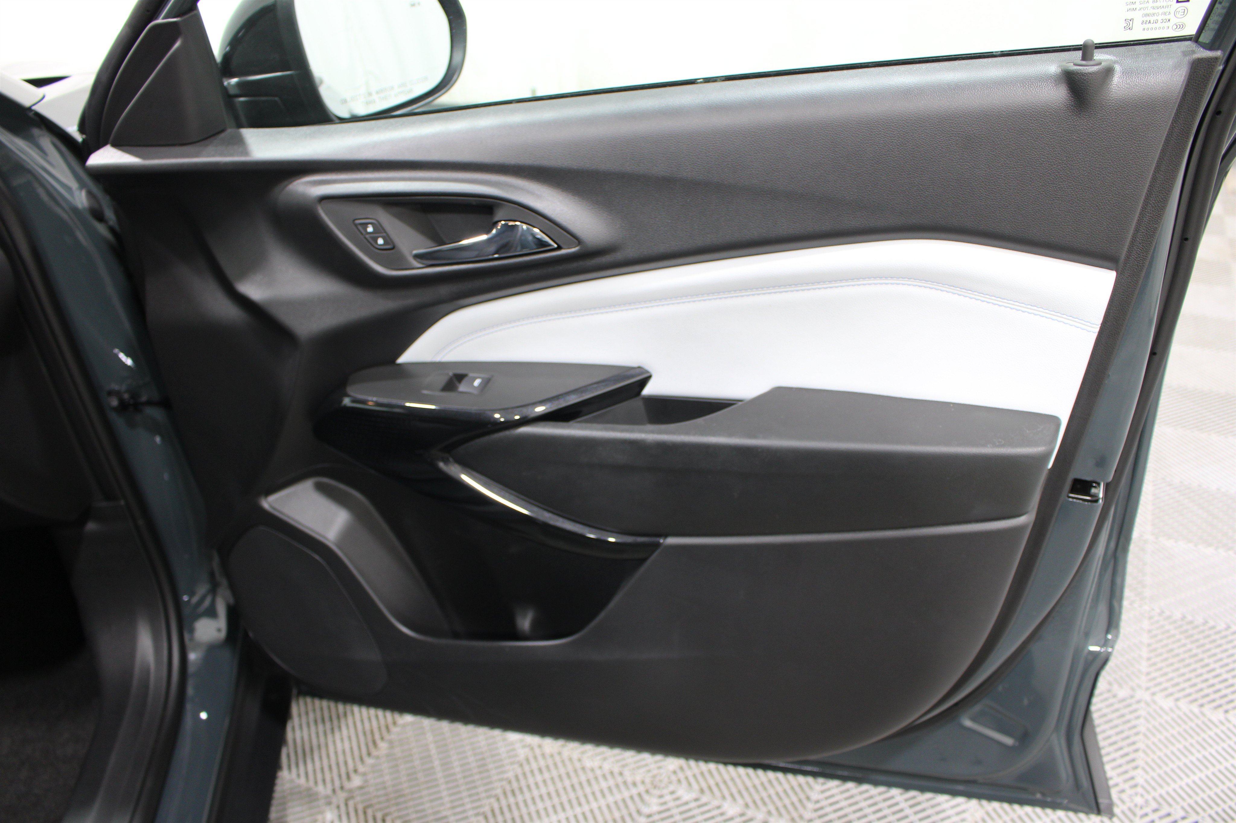 New 2026 Chevrolet Trax LT w/ Driver Confidence Package FWD image 26