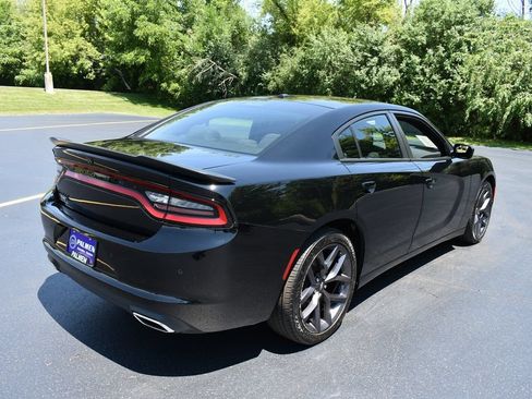 Used 2021 Dodge Charger SXT w/ Blacktop Package RWD image 5
