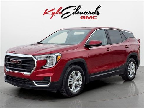 Used 2023 GMC Terrain SLE image 1