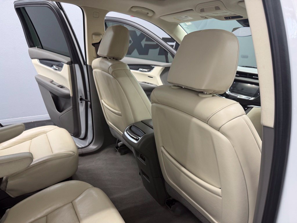 Used 2020 Cadillac XT6 Premium Luxury FWD image 43