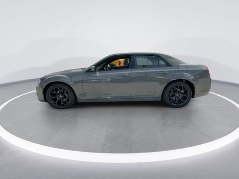 Used 2019 Chrysler 300 S RWD image 5