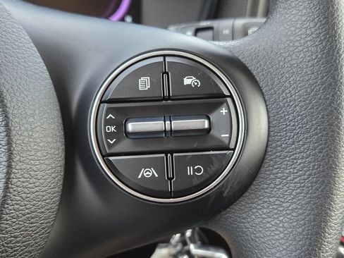 Certified 2025 Kia Soul LX w/ LX Technology Package FWD image 24