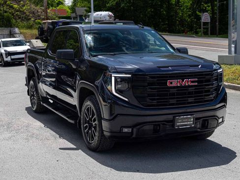 Used 2023 GMC Sierra 1500 Elevation w/ Preferred Package AWD/4WD image 3