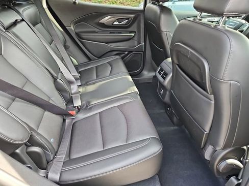 Used 2022 GMC Terrain SLT w/ Infotainment Package II image 18