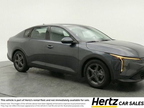 Used 2025 Kia K4 LXS image 1