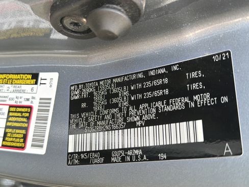 Used 2022 Toyota Highlander XLE AWD/4WD image 31