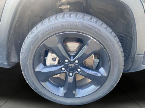 Used 2021 Jeep Grand Cherokee L Laredo AWD/4WD image 5