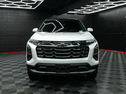 New 2026 Chevrolet Equinox LT FWD image 3