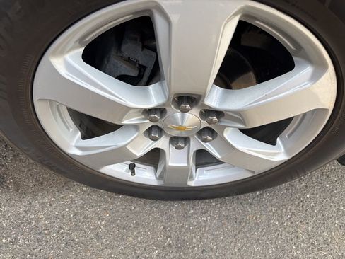 Used 2016 Chevrolet Traverse LT w/ Style and Technology Package image 6