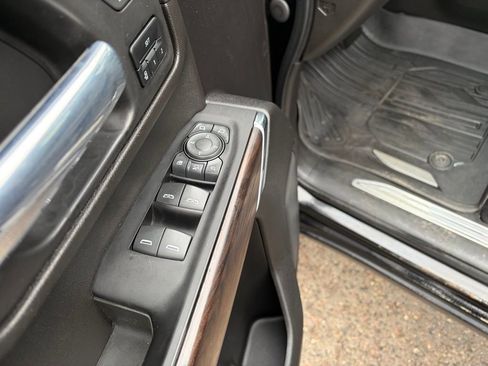 Used 2023 GMC Sierra 2500 SLT w/ SLT Convenience Package image 34