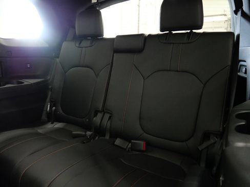 Used 2025 Honda Pilot TrailSport image 26