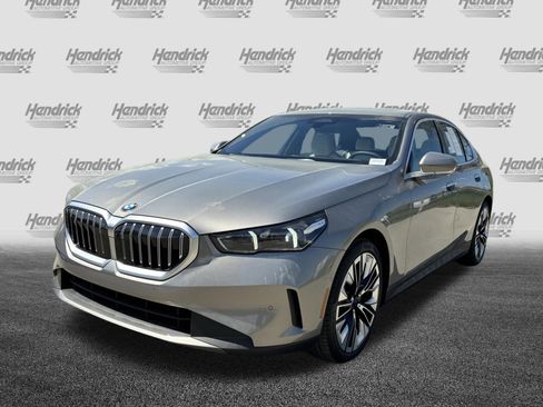 Certified 2026 BMW 530i RWD image 5