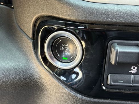 Used 2025 Chevrolet Silverado 1500 LT image 38