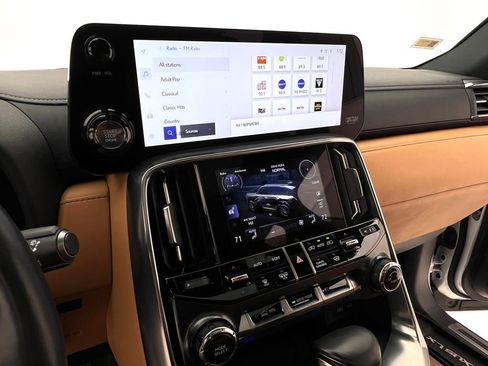 Used 2024 Lexus LX 600 4WD w/ Luxury Package image 20