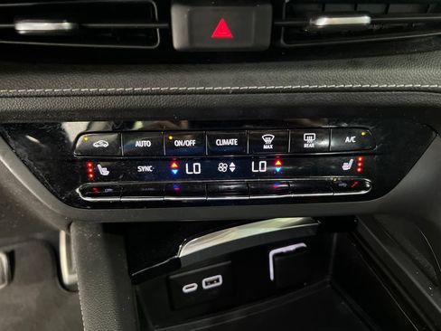 Used 2023 Buick Envision Preferred FWD image 17