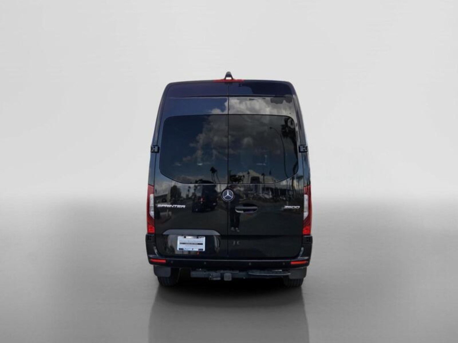 Used 2024 Mercedes-Benz Sprinter 2500 image 4
