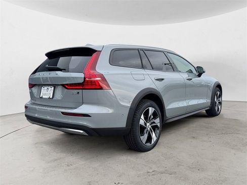 New 2026 Volvo V60 B5 Cross Country Plus w/ Protection Package Premier image 6