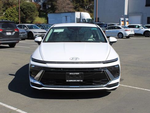 New 2025 Hyundai Sonata SEL image 4