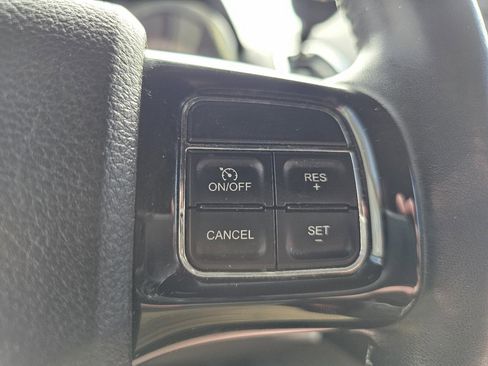 Used 2019 Dodge Grand Caravan SXT image 10