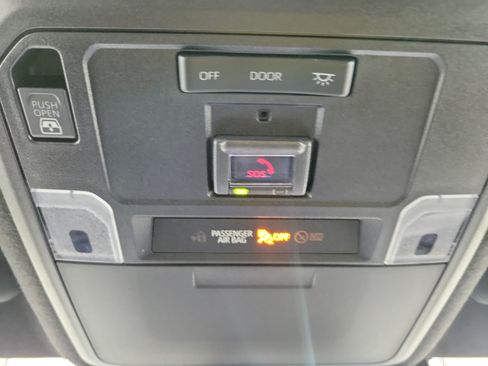 Certified 2025 Toyota 4Runner TRD Off-Road AWD/4WD image 16
