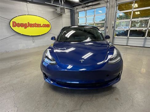 Used 2023 Tesla Model 3 Standard Range RWD image 8