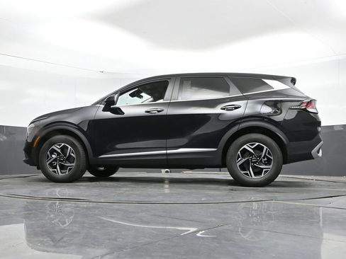 Used 2025 Kia Sportage LX AWD/4WD image 45