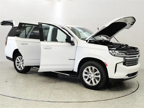 Used 2023 Chevrolet Tahoe Premier w/ Premium Package AWD/4WD image 9