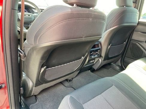 Used 2024 Jeep Grand Cherokee Laredo w/ Luxury Tech Group I AWD/4WD image 31