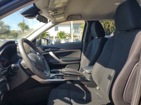 Used 2024 Mitsubishi Eclipse Cross LE AWD/4WD image 9