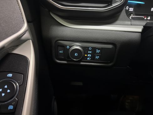 Used 2022 Ford Explorer XLT w/ Equipment Group 202A AWD/4WD image 21