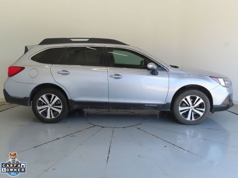 Used 2019 Subaru Outback 2.5i Limited AWD/4WD image 2