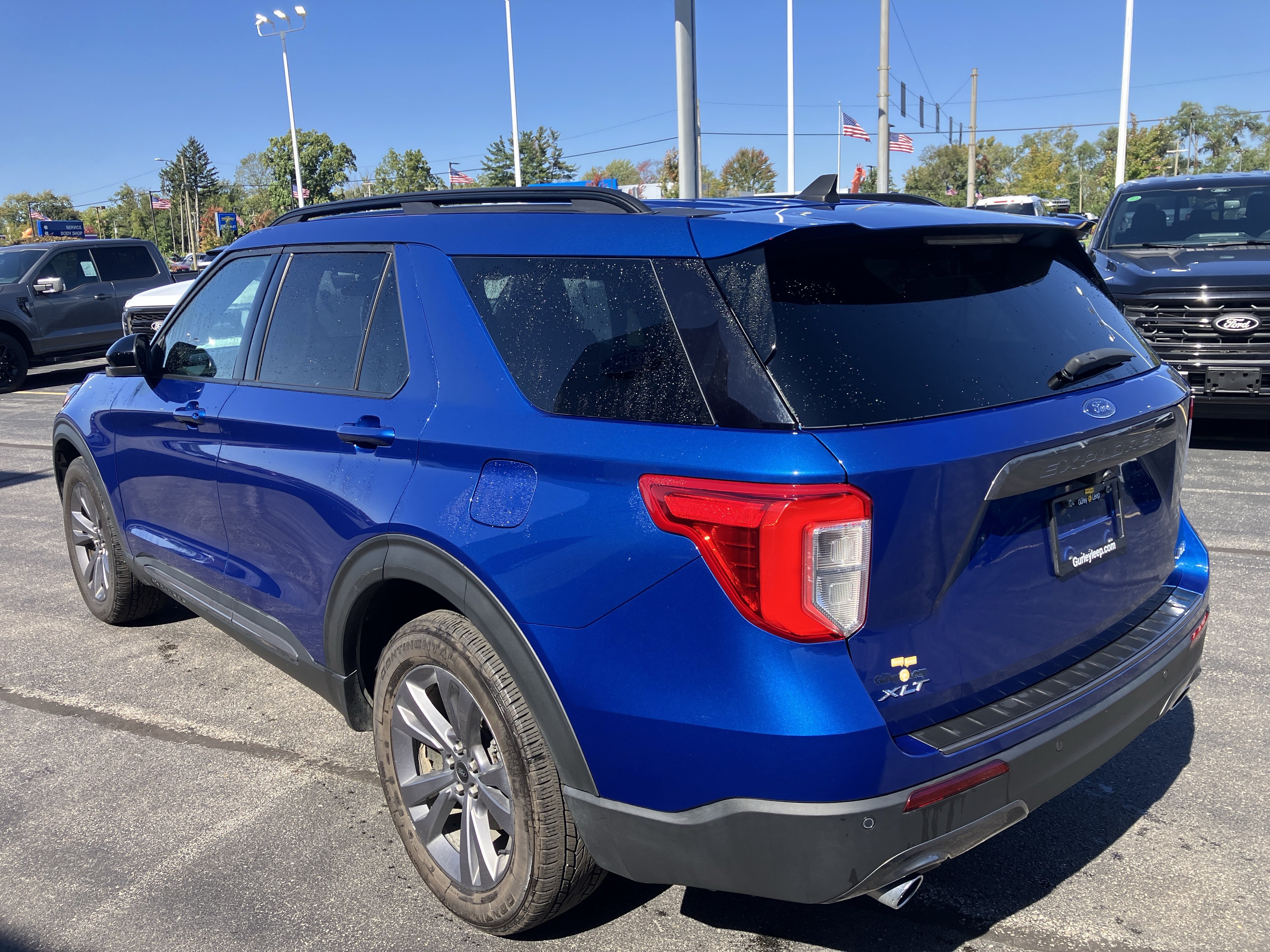 Used 2022 Ford Explorer XLT w/ Equipment Group 202A AWD/4WD image 5