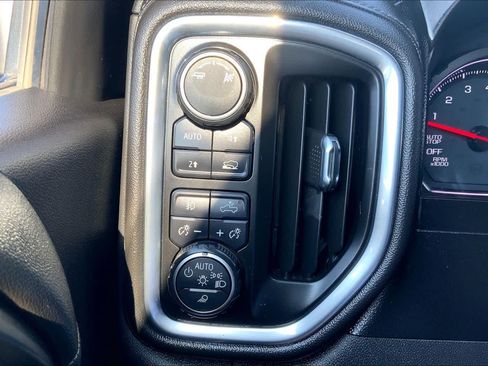 Used 2019 Chevrolet Silverado 1500 LTZ AWD/4WD image 35