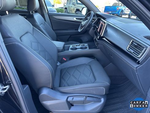 Used 2024 Volkswagen Atlas Cross Sport SE image 56