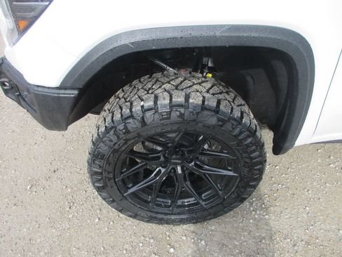 New 2026 GMC Sierra 1500 AT4X AWD/4WD image 17