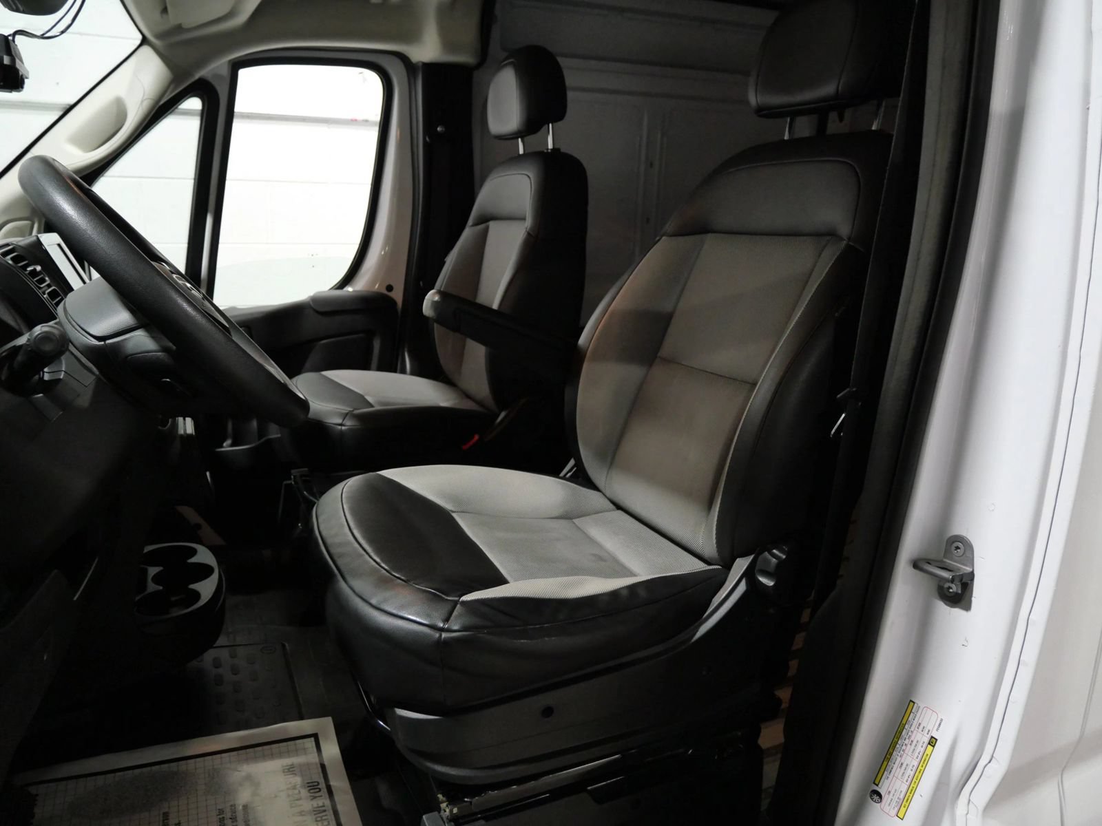 Used 2023 RAM ProMaster 2500 FWD image 13