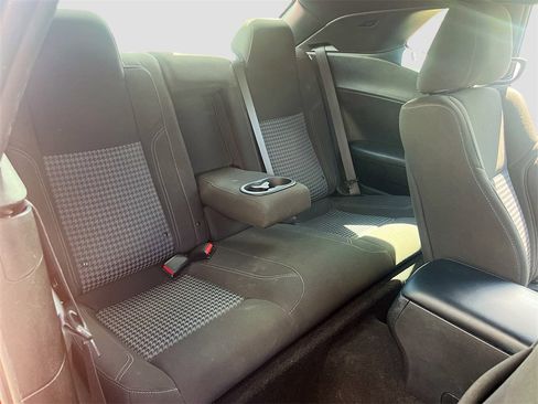 Used 2022 Dodge Challenger SXT image 25